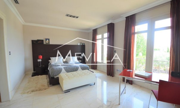 Reventas - Chalet / Villa - Orihuela