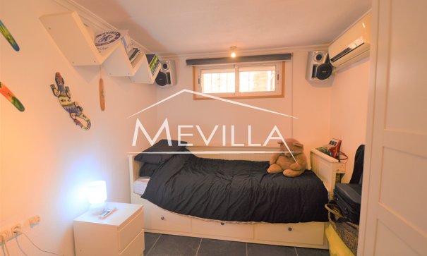 Salg (Resales) - Villa - Orihuela Costa - Villamartin