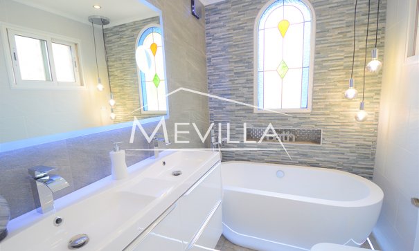 Salg (Resales) - Villa - Orihuela Costa - Villamartin