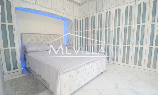 Salg (Resales) - Villa - Orihuela Costa - Villamartin