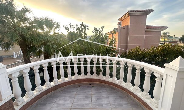 Resales - Villa - Torrevieja - Los Balcones