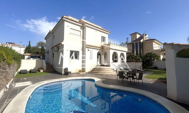 Verkäufe - Villa - Orihuela Costa - La Zenia
