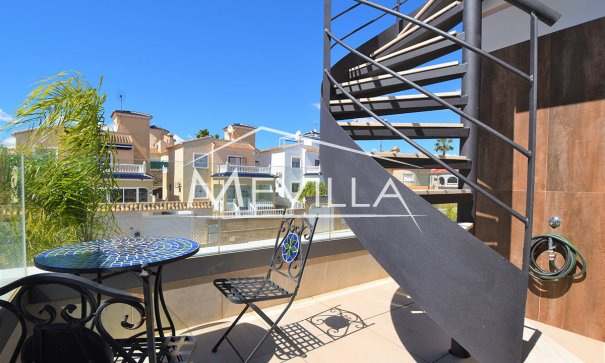 Salg (Resales) - Villa - Orihuela Costa - Villamartin