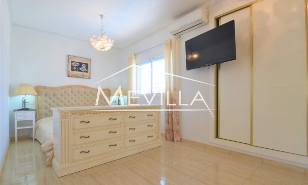 Reventas - Chalet / Villa - Orihuela Costa - La Zenia
