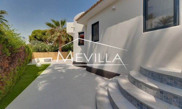 Resales - Villa - Orihuela Costa - La Zenia