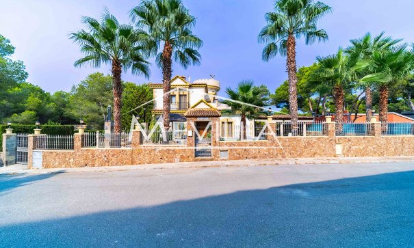 Resales - Villa - Orihuela Costa - Campoamor