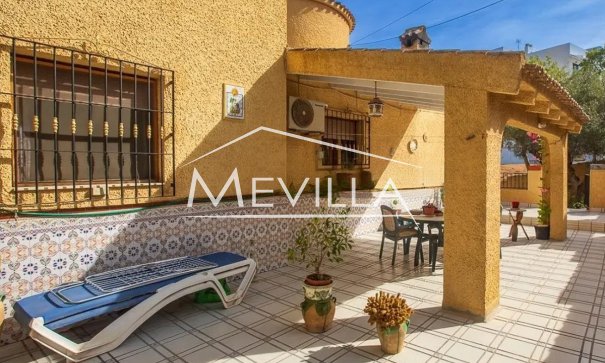 Reventas - Chalet / Villa - Orihuela Costa - Villamartin