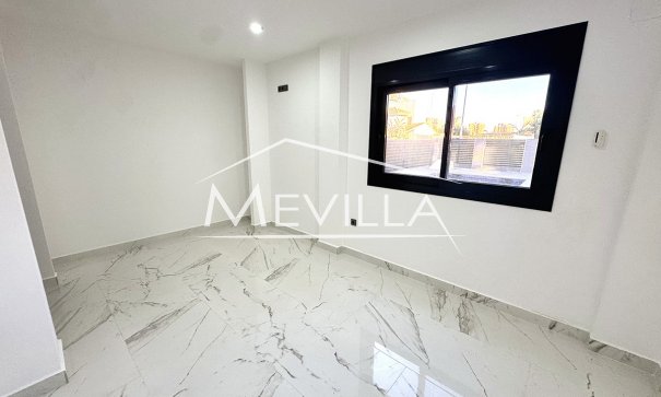 Reventas - Chalet / Villa - Orihuela Costa - Campoamor