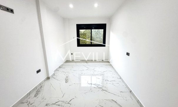 Reventas - Chalet / Villa - Orihuela Costa - Campoamor