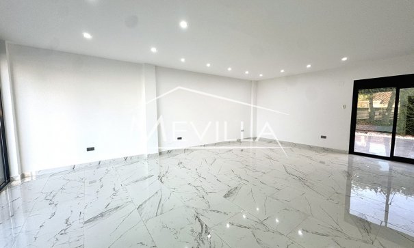 Reventas - Chalet / Villa - Orihuela Costa - Campoamor