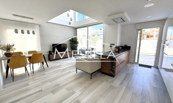 Reventas - Chalet / Villa - Orihuela Costa - Lomas de Cabo Roig