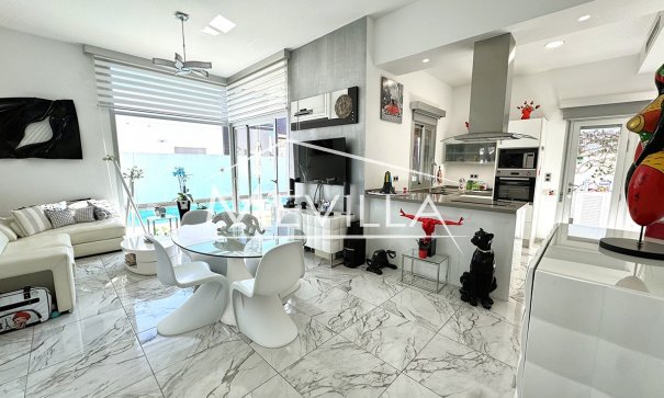 Salg (Resales) - Villa - Pilar de la Horadada