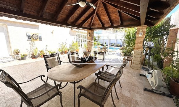 Resales - Villa - Orihuela Costa - Playa Flamenca