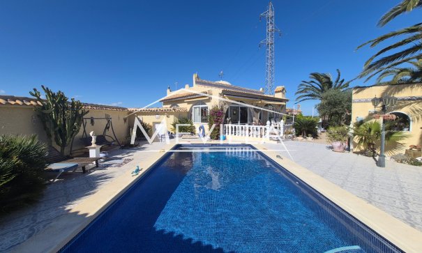Återförsäljare - Villa - Orihuela Costa - Villamartin