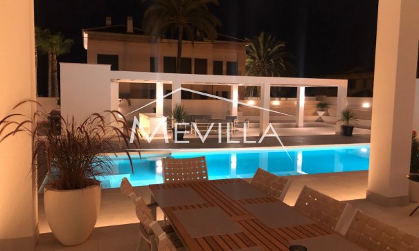 Salg (Resales) - Villa - Orihuela Costa - Cabo Roig