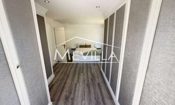 Salg (Resales) - Villa - Orihuela Costa - Villamartin