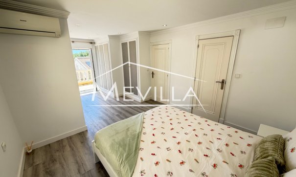 Salg (Resales) - Villa - Orihuela Costa - Villamartin