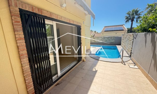 Salg (Resales) - Villa - Orihuela Costa - Villamartin