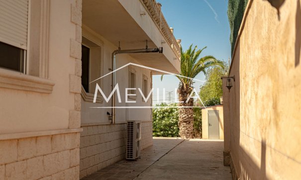 Återförsäljare - Villa - Orihuela