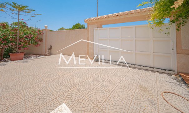 Verkäufe - Villa - Orihuela Costa - Campoamor
