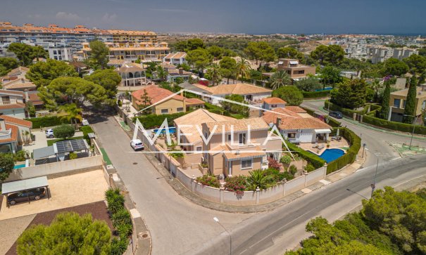 Verkäufe - Villa - Orihuela Costa - Campoamor