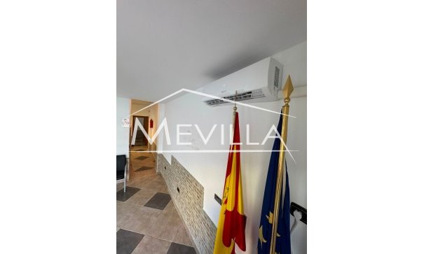 Resales - commercial - Torrevieja - La Mata