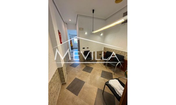 Resales - commercial - Torrevieja - La Mata