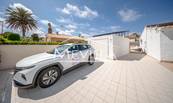 Resales - Villa - Orihuela Costa - La Zenia