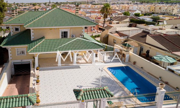 Reventas - Chalet / Villa - Torrevieja - Los Balcones